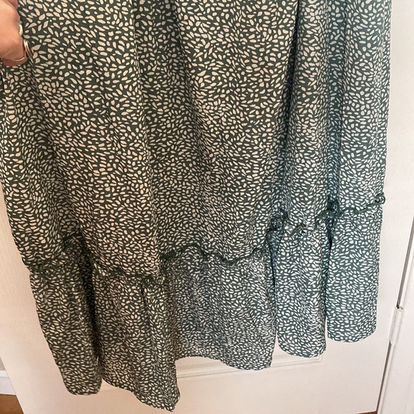 Off the Shoulder Dress - Picture 4 of 4